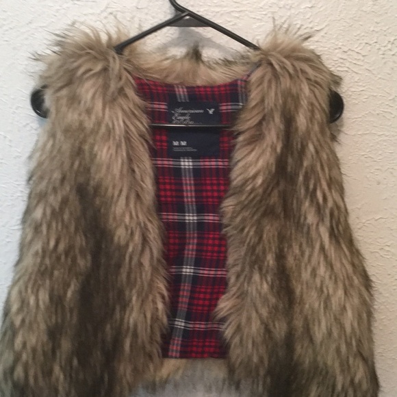 American Eagle Outfitters Jackets & Blazers - ‼️LAST CHANCE‼️PRICE SLASHED! Vest Donating 7/23!
